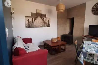 Image de 14 bis Rdc de maison avec terrasse privative, jardin et salle commun