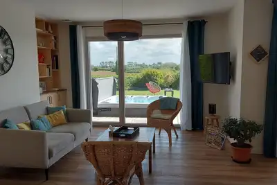 Image de Single storey house with jacuzzi near the beach<br>Wooden frame, 4 stars