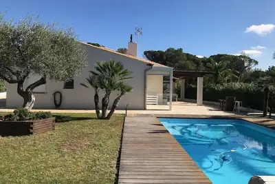 Image de Villa contemporaine avec piscine à deux pas des golfs - 6 à 8 couchages