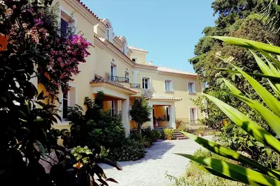 Image de Spacious, holiday house close to beaches ideal for a group of friends or family