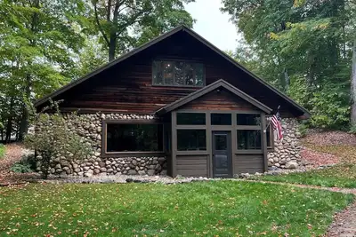 Image de 4 Bedroom Rustic and Secluded Cabin. Dogs Welcome!