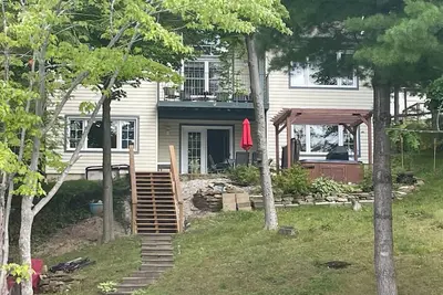Image de The Lake house retreat is the Big Rideau's best kept secret.