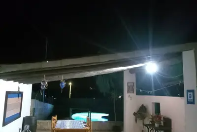 Image de Rural farm away from the hustle and bustle and close to everything with Ac. .