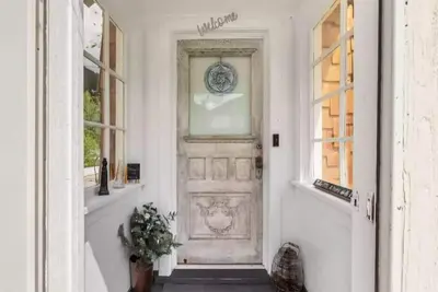 Image de Charming, cozy, vintage house located in the historic Silver Valley.