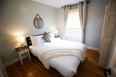 Image de Spacious 5br in Ne Arts District by Lux Life