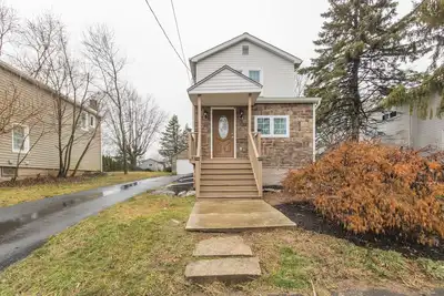Live like a local in chic 3br/2ba renovated home🏡