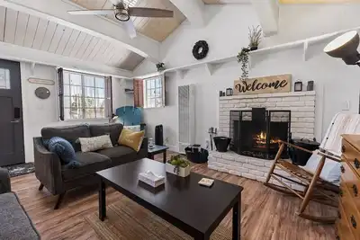 Image de Little Loaf Lodge - Fireplace, Fenced Yard, Pet Friendly, Barbecue