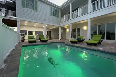 The Frigate House, Luxury Home. Pool, Boat Slip, Beach Access