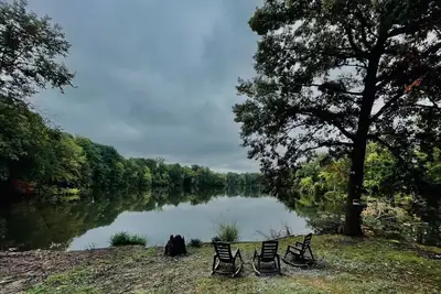 #24 *Serenity* A Lakefront Cottage Retreat