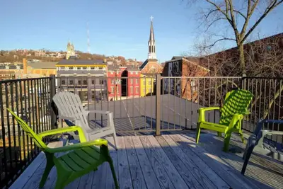 Roof top deck, it's Bootsy baby! Spacious 2-bdrm, #6