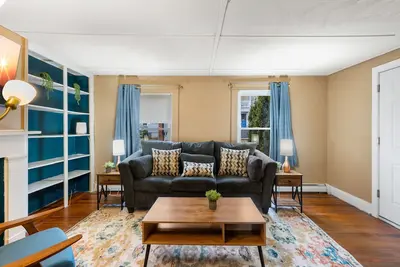 Image de King Bed Private Parking  Fast Internet