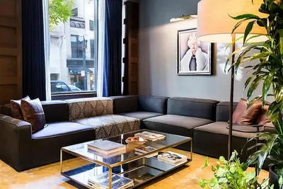 Image de 3 Modern Units at Dossier Hotel Near Largest Portland Sunday Market! Parking!