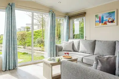 Image de Grab a cosy getaway in the Lundy 2, ideal lodge for a get-away-from-it-all holiday.