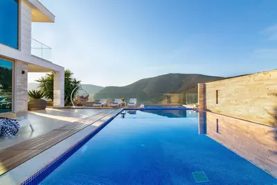 Image de Luxurious villa with breathtaking sea and mountain views and large private pool
