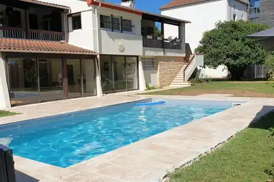 Image de Maison individuelle orientée plein sud avec piscine privée