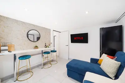 Image de Sleek and Stylish Yorkshire Gem