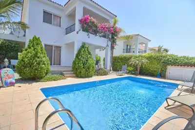 Image de 3 bedroom villa in a private village, 4 minutes to the beach!