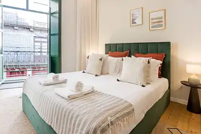 Image de 4br w/ 200yrs of history in Porto by LovelyStay
