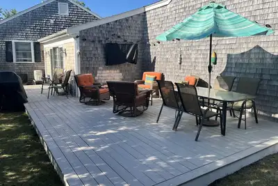 Desirable W. Harwich, 1 block to Belmont Rd Beach, minutes to restaurants & shops