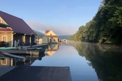 Image de The Bluebird, Norris Lake at Whitman Hollow Marina