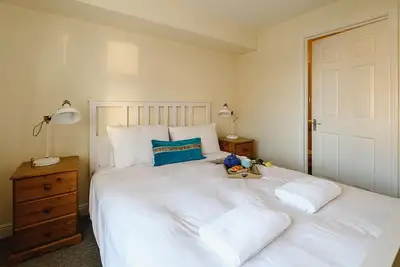 Image de 1 Coastguard Court - sleeps 2 guests in 1 bedroom