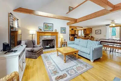 Image de Wood Duck Retreat, minutes from Beach and Pond! On bike path