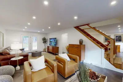 Image de 2 Floors of Luxurious Living in Corning Ny