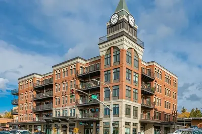 Image de King bed, water and city view, gourmet kitchen, Jewel of Fairhaven Ft505
