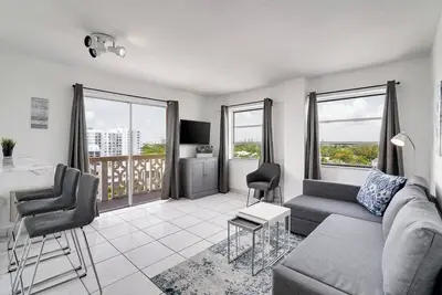 Image de 1106 (New) · Modern Miami Beach Apartment With Stunning Views!