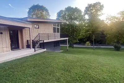 Image de Scenic Lookout - Short Walk to Rec, Goggin, Uptown