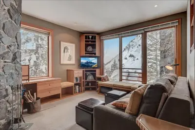 Image de Newly renovated! Alta Blackjack Condo - ski-in/ski-out Snowbird, ski-in Alta
