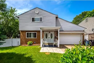 Image de Cozy home close to Upmc/Cmu/Upitt/Duqsne/Carlw Minutes from everything w/Parking