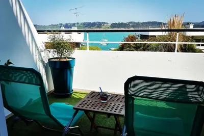 Image de Tres bel appartement refait Ă neuf, les pieds dans l'eau!