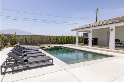 Image de Mediterranean Villa w/ New Salt Water Pool & Spa