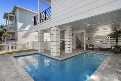 Image de Summer by the Sea - Vacation Home Near the Beach with Private Pool
