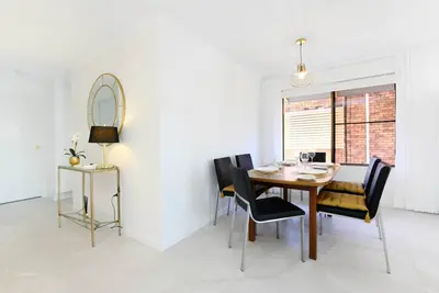 Image de North Facing Little Gem In the Heart Of Mooloolaba