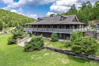 Image de Welcome to Old Bear Creek