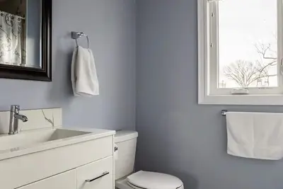 Image de Three year old house 5 bedrooms 4 full washrooms