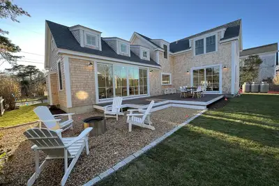 Image de Luxurious New Farmhouse Close to Edgartown Village