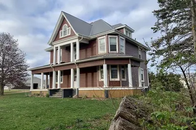 Image de Waterfront 6 bedroom (8 beds), 51/2 bath house in Summerside, Pei.