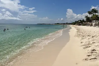 Image de Secluded paradise! Brand new large studio condo with direct beach access.