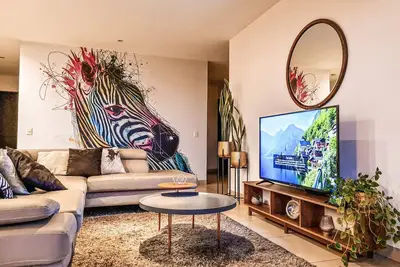 Image de Beautiful apartment with city view, 5 min. away from World Trade Center