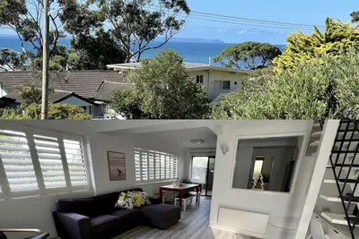 Image de Relaxed coastal townhouse with ocean views.