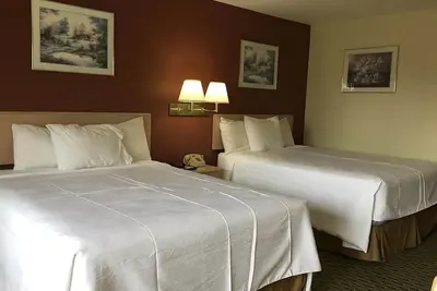 Image de Relax and Recharge! 3 Convenient Units, Free Parking, Free Breakfast, Pool