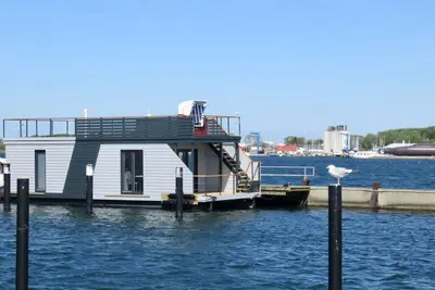Image de Hausboot für 2 Gäste mit 40m² in Fehmarn