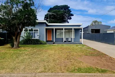 Image de Stylish Peachy dream beach cottage Indented Head  - 10 mins walk from beach