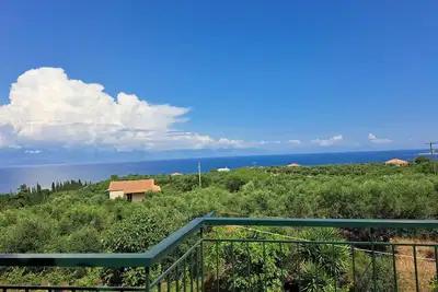 Image de Apartments with tavern above Peroulia beach near Koroni