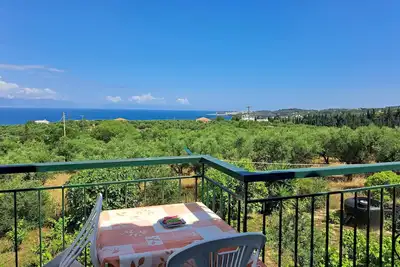 Apartment with great sea view and tavern on the doorstep