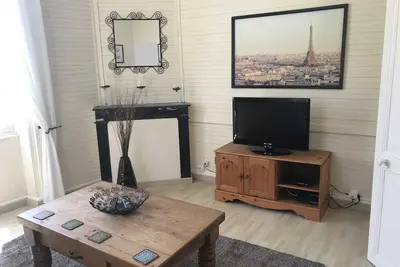 Image de Les Vieilles Ombres - Le Tournesol