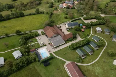 Image de \"Gîte Bellevue\", avec piscine partagée, terrasse privée et Wi-Fi